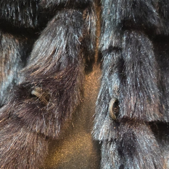 NWT C. C Faux Mink Fur Sleeveless Fully Lined Vest in Black Womens Size S-M - Picture 8 of 11